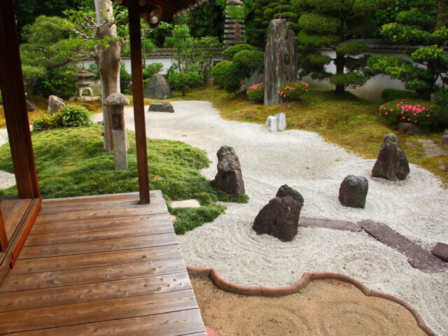 Jardin sec japonais - Weiss Élagage & Paysage